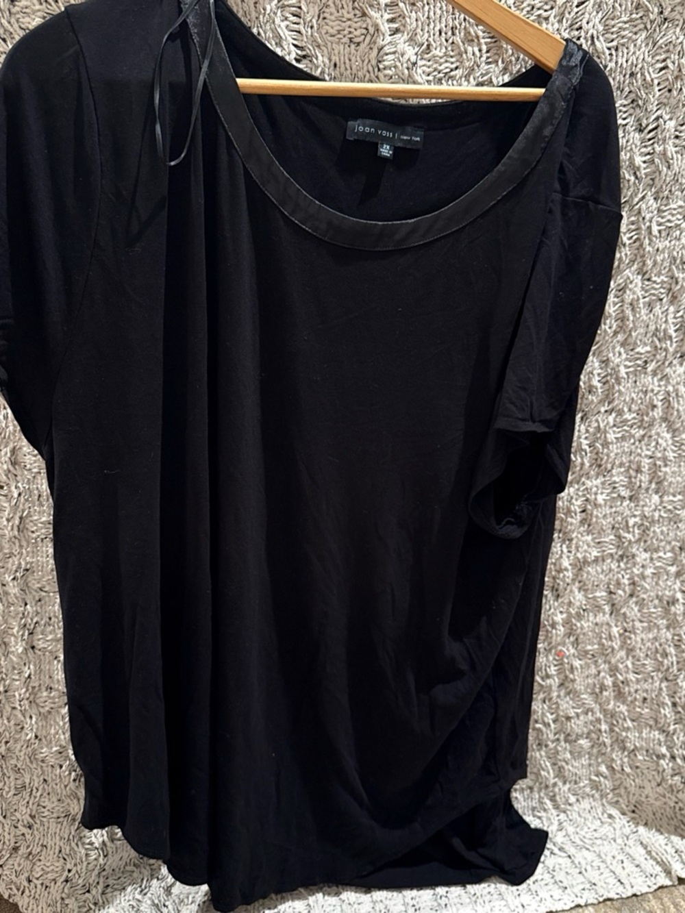 Joan Vass Black Short Sleeve Scoop Neck Top